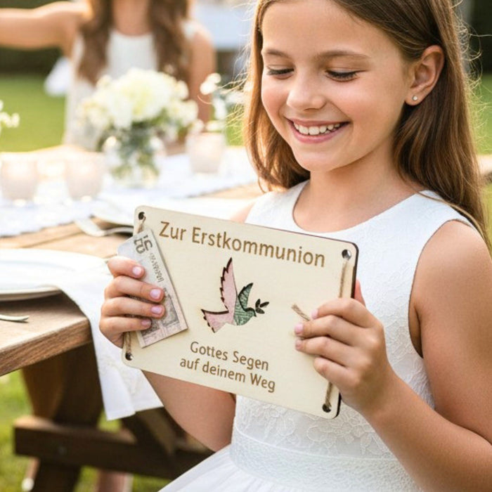 Geldgeschenk Kommunion personalisiert – Holzkarte mit Taube & Name