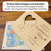 Geldgeschenk Hochzeit personalisiert – Holzkarte „Zwei Herzen" mit Namen & Datum